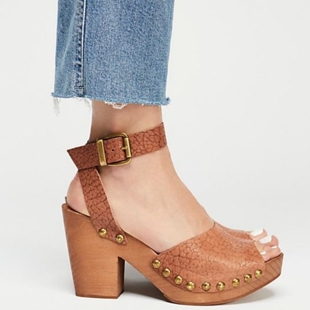 Free People Pasadena Leather Clog in Copper US 11